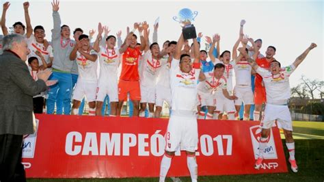 Trans un tiro de eduardo vargas que el portero le dejo servido el gol a gustavo lorensezetti, marco el 2 a 0 para que la universidad de chile salga campeon. U. de Chile derribó a O'Higgins y se quedó con el título ...