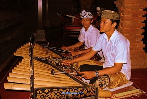 Alat musik tradisional dari indonesia bangsa indonesia merupakan bangsa yang kaya akan kebudayaan terutama di bidang kesenian yang pastinya ada berbagai macam. Daftar Nama Alat Musik Tradisional Bali Beserta Gambar & Penjelasannya