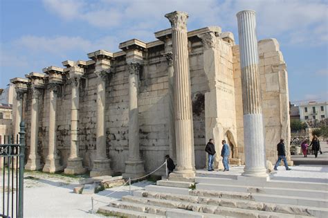 Top 6 Historical Monuments Of Athens