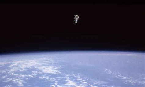 Astronaut Bruce Mccandless The First Person To Fly Freely In Space