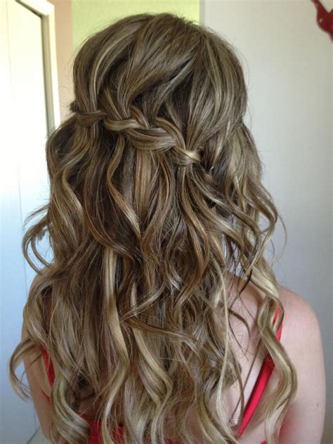Trendy Prom Hairstyles Ponytailpromhairstyles Grad Hairstyles Hair