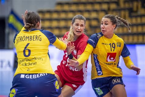 På grund av licensavtal är spelet inte tillgängligt för användare utanför sverige. Sverige redde ut bekymren mot Polen - Handbollskanalen