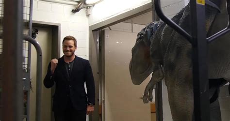 Chris Pratt Freaks Out In Jurassic World Dinosaur Prank