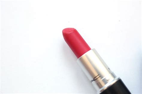 Mac Relentlessly Red Retro Matte Lipstick Review