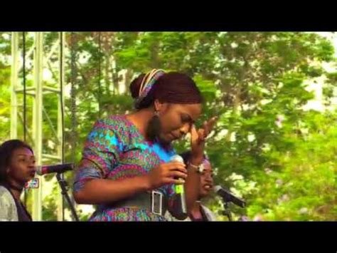 Lesa mukulu album has 1 song sung by towera nyirongo mukubu. Deborah C Lesa Mukulu Download Mp3