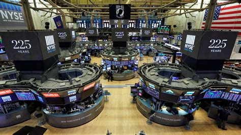 Stock Market 2018 Wall Street Predicts Bulls Will Keep Running