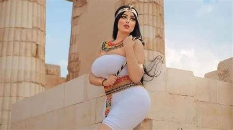 Pyramid S Fart Egyptian Model Salma Elshimy Arrested For Taking Obscene Pictures In Saqqara