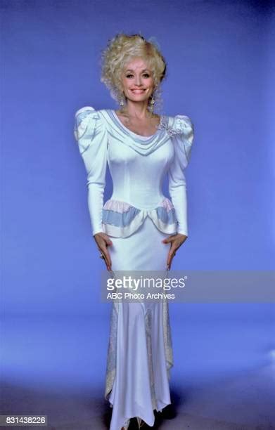 Dolly Parton 1987 Photos Et Images De Collection Getty Images