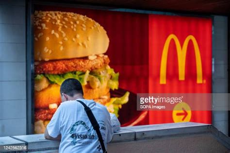 Mcdonalds Ad Photos And Premium High Res Pictures Getty Images