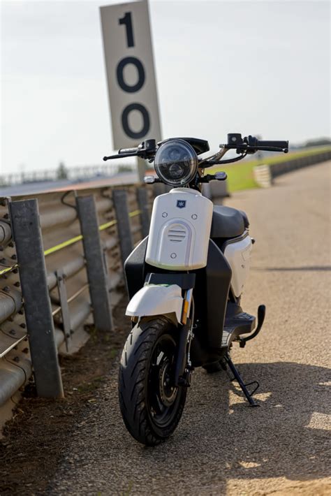 Cómo funciona una moto eléctrica Vostok La moto eléctrica para ciudad