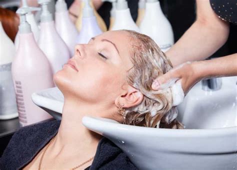 Dealing With Oily Scalp The Midcounty Post
