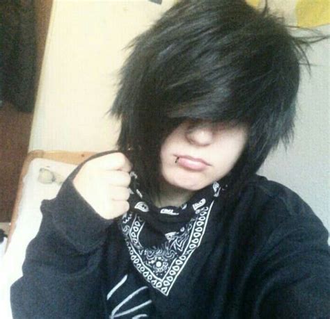 If you didn't have one of these hairstyles back in the. Why is he so cute | Cute emo boys, Cute emo guys, Emo hair