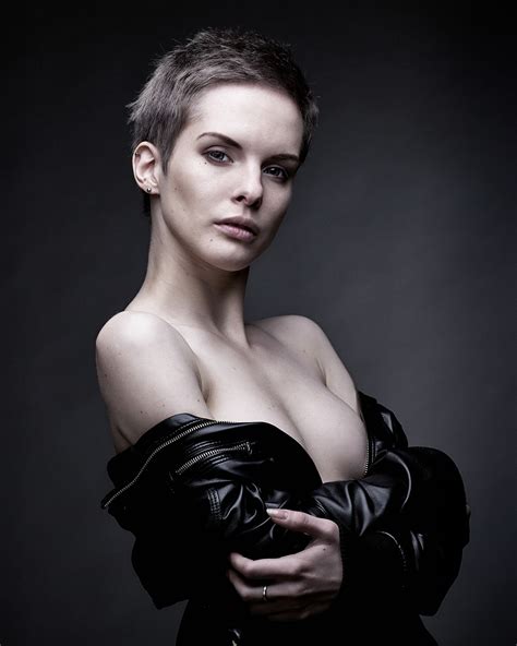 Wallpaper Short Hair Women Model Boobs Face Bare Shoulders