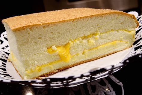 What has made taiwan's pineapple cake so popular? Malaysians Lined Up For Hours To Buy This Cake From A ...