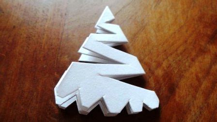 Making paper snowflakes is a fun and easy project that both kids and adults enjoy. How to make a snowflakes with paper