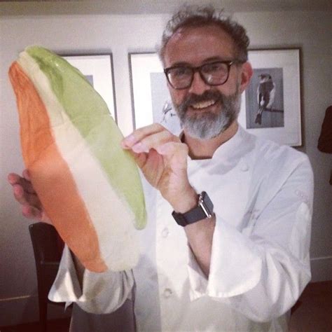 La recensione dell'osteria francescana di massimo bottura fatta dal t magazine, la rivista mensile del new york times, e il video de la parte croccante della lasagna, una famosa ricetta dello chef. ...with this guy! Massimo Bottura explaining the technique ...