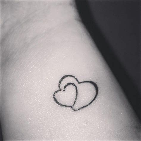 Coeur Tatouage Idee Petit Tatouage Poignet Small Heart Tattoos Two