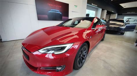 Tesla model 3 în romania. Primul showroom Tesla din România nu vinde mașini - EVmarket