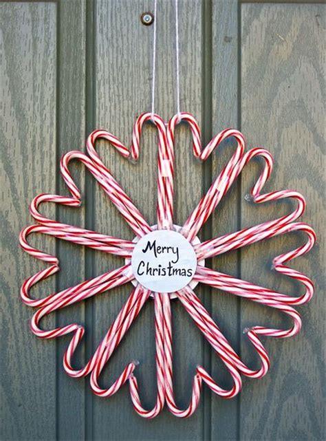 When pulled on each side the crackers make a little snap. Do It Yourself Christmas Crafts - 45 Pics
