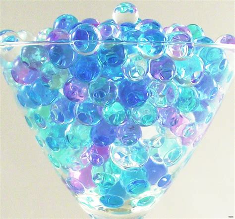Add these gemstone vase fillers to your wedding decorations for that extra bit of pizazz you've been looking for. 17 Great Green Vase Filler | Decorative vase Ideas