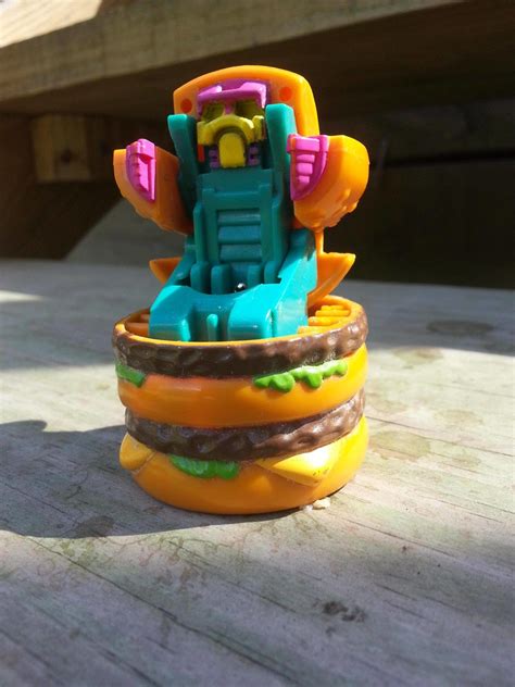 See a smile, share a smile 😁! '80s And '90s McDonald's Toys - Simplemost