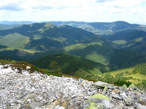 3 Easy Hiking Trails You Can Do In Carpathians Along One Day Active