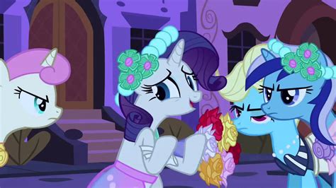 Rarity Rarity Catches The Bridal Bouquet Youtube