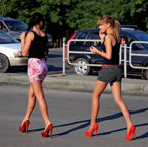 Hot Girls You Meet On The Streets Pics Izispicy Com