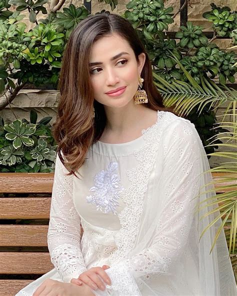 Latest Pictures of Beautiful Sana Javed | Pakistani Drama Celebrities