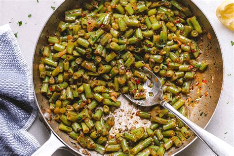 Garlic Green Beans Recipe How To Cook Green Beans — Eatwell101