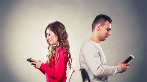 Woman Texting With Man Body Language Central
