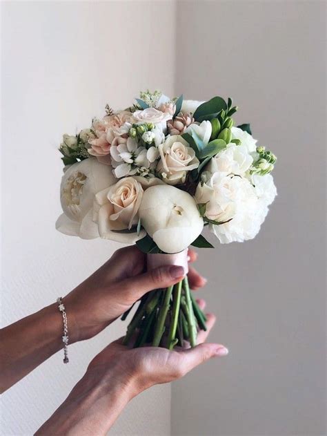 24 Unique Wedding Bouquet Ideas From In 2020 Flower Bouquet Wedding Unique