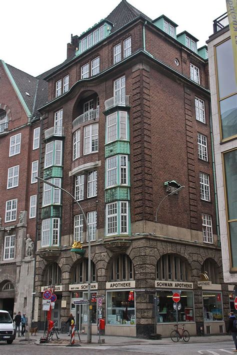 Der radler (08.10.2017 17:59) für einen konzertbesuch in müngersdorf die perfekte basis. Dammtorstraße, Hamburg - Haus Goldener Schwan mit Schwan ...