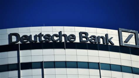 Urgent La Deutsche Bank Licencie Dix Huit Mille Employés Dans Le