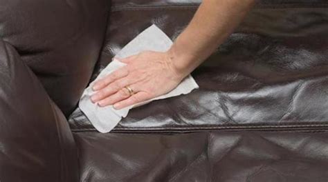 L Astuce Pour Nettoyer Facilement Un Canapé En Cuir