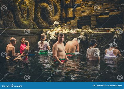 Bali Indonesia December 5 2017 Holy Spring Water People Praying In The Tirta Empul Temple