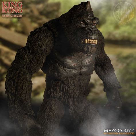 Skull island is a brainless adventure with several stupidities. MezcoToyz King Kong of Skull Island Ultimate 46 cm ...
