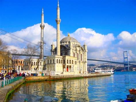 beˈʃiktaʃ) is a district and municipality of istanbul, turkey, located on the european shore of the bosphorus strait. İstanbul - Beşiktaş Ortaköy Camii (Büyük Mecidiye Camii ...