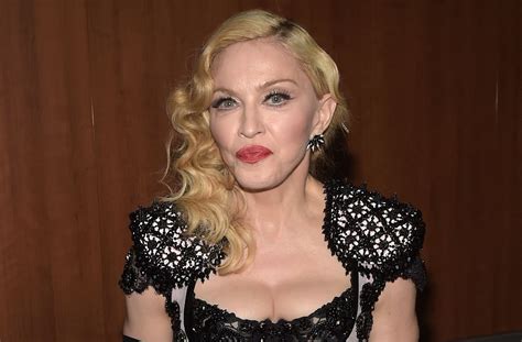 Madonna Sexy Sexagénaire Et Toujours Reine De La Provoc Le Parisien