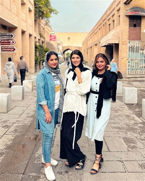 روایت بلاگر زن روس از وضعیت دختران بلوند بی حجاب و دختران محجبه در خیابان‌های تهران