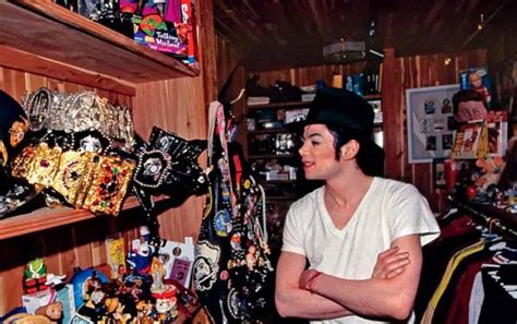 Las Cosas Más Extrañas Que Se Encontraron En El Rancho De Michael Jackson Cultura Colectiva