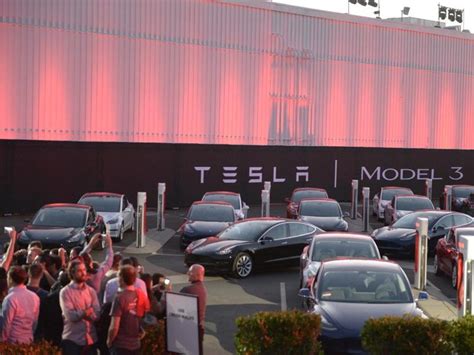 Us Elektroautobauer Investiert Hoffnung Auf Jobs In Tesla Fabrik