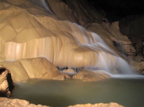 Photo Favorite Cave Waterfall In Sagada Philippines