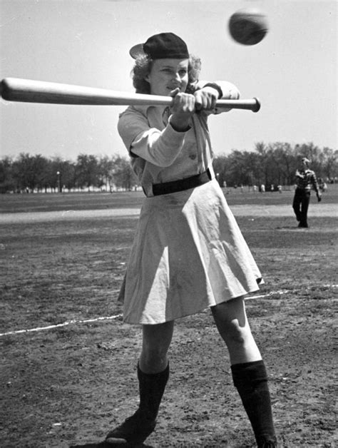 40 Rare And Amazing Vintage Photos Of All American Girls Professional Baseball League From The