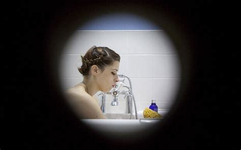 National Gallery Invites Voyeurs To Peek Through Keyhole At Naked