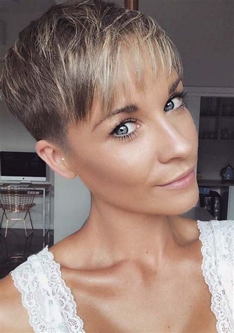 Pixie with bangs and highlights. Trendy Short Pixie Haircuts & Hairstyles You Must Try in ...