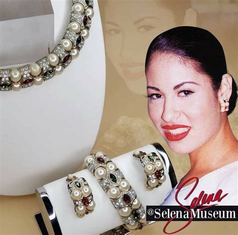 Pin By Justine Knox On Music And People Selena Quintanilla Fashion Selena Quintanilla Selena