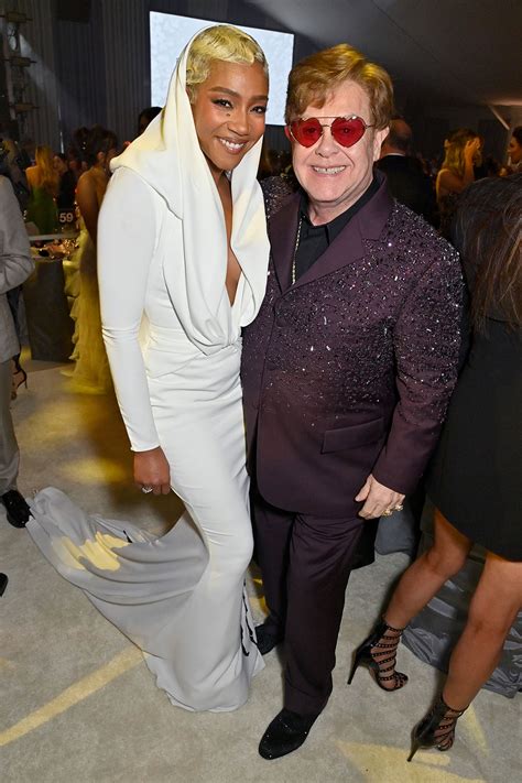 Elton Johns Starry Oscar Party Raises 9m For Aids Foundation