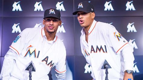 Miami Marlins Sign Victor Victor Mesa Brother Victor Mesa Jr Espn