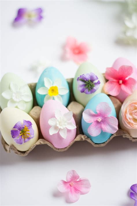 Egg blowing is such an easy way to preserve your eggs so that you can use them as decor year after year. 41+ Easter Egg Decorating Ideas for Kids (Simple ...